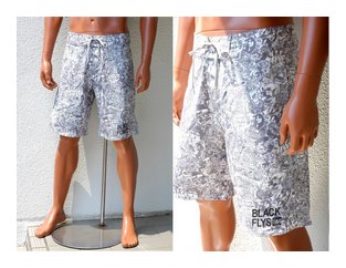 BF300-26D：BLACK FLYS COLLAGE SURF TRUNKS