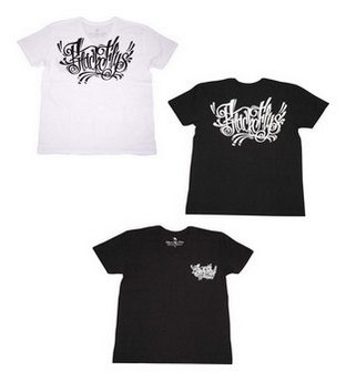 BF200-24H：BLACK FLYS 2012 SCRIPT V-NECK TEE