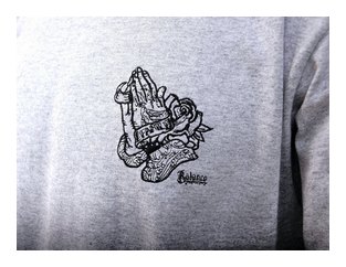 BL01-6206：BALANCE PRAYING HANDS 刺繍TEE (ロゴ刺繍Tシャツ)