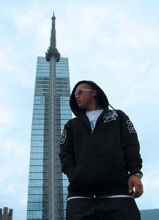 BL20-2603：BALANCE EMBLEM HOODED